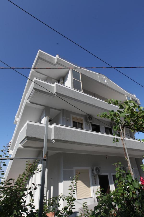 Mane Apartments Sarandë エクステリア 写真