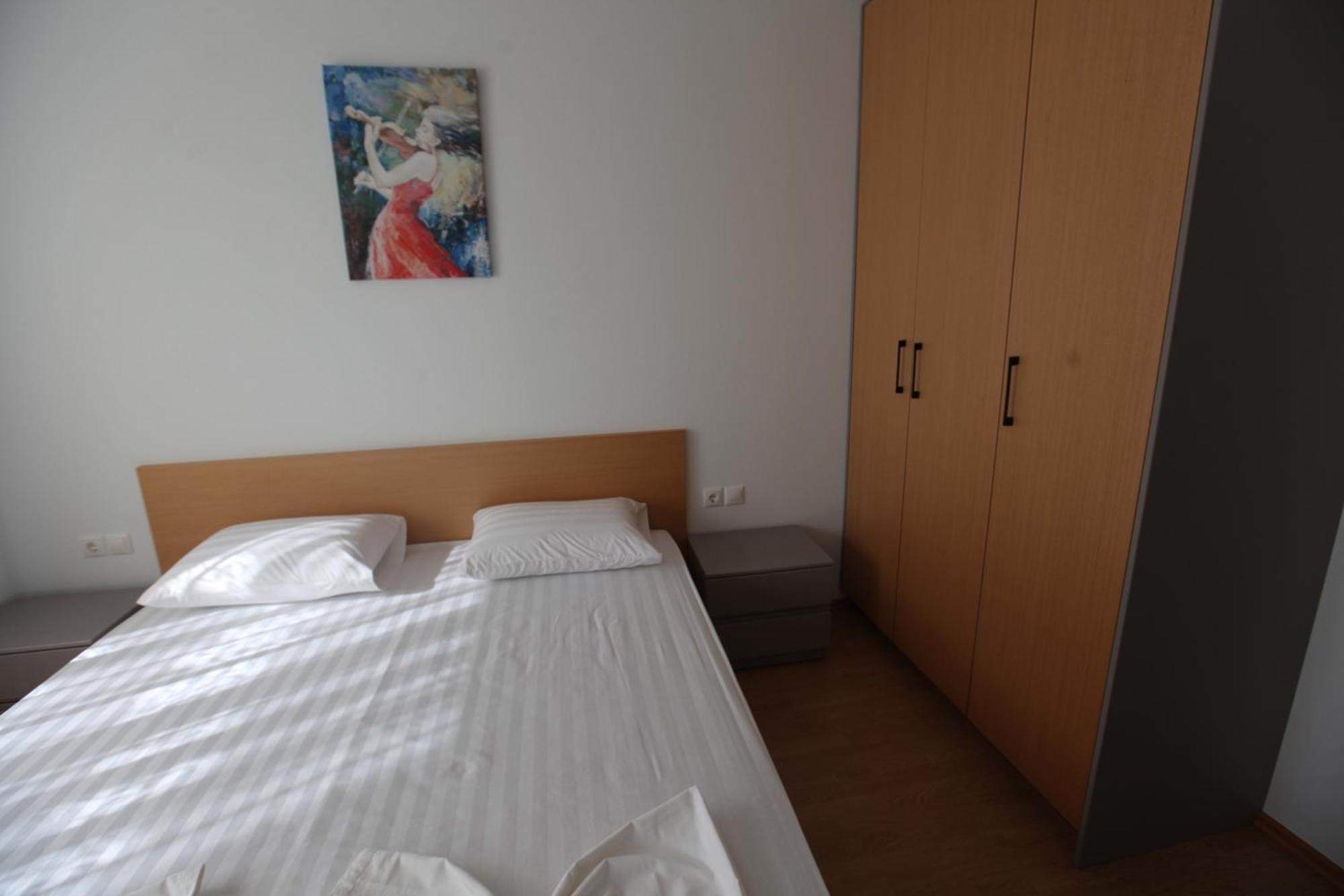 Mane Apartments Sarandë エクステリア 写真