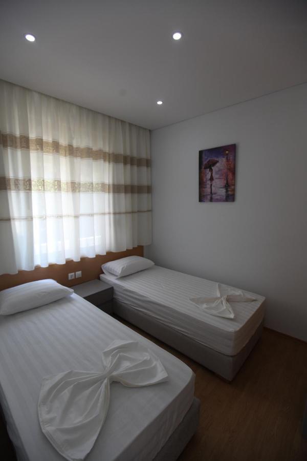 Mane Apartments Sarandë エクステリア 写真