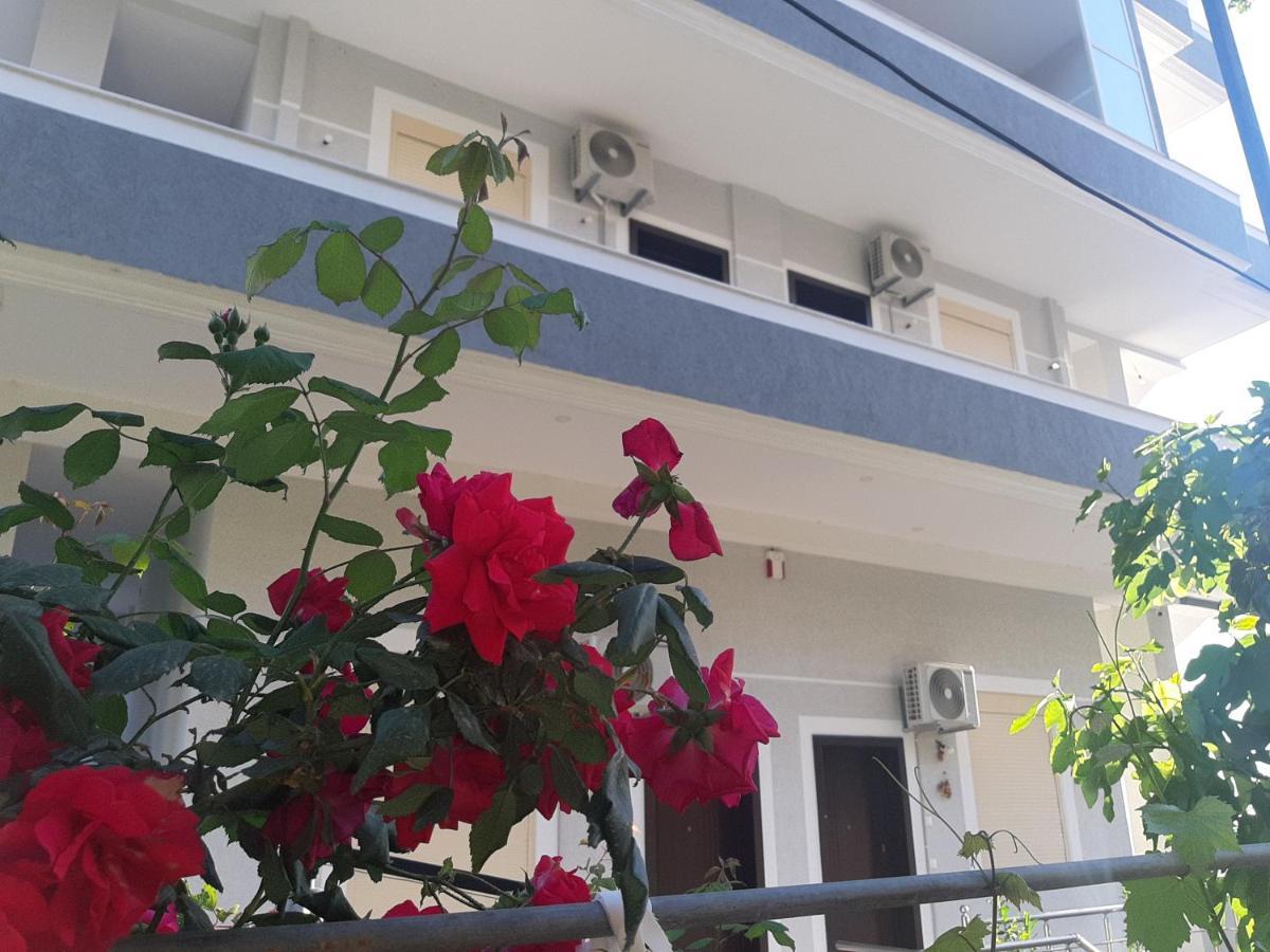 Mane Apartments Sarandë エクステリア 写真