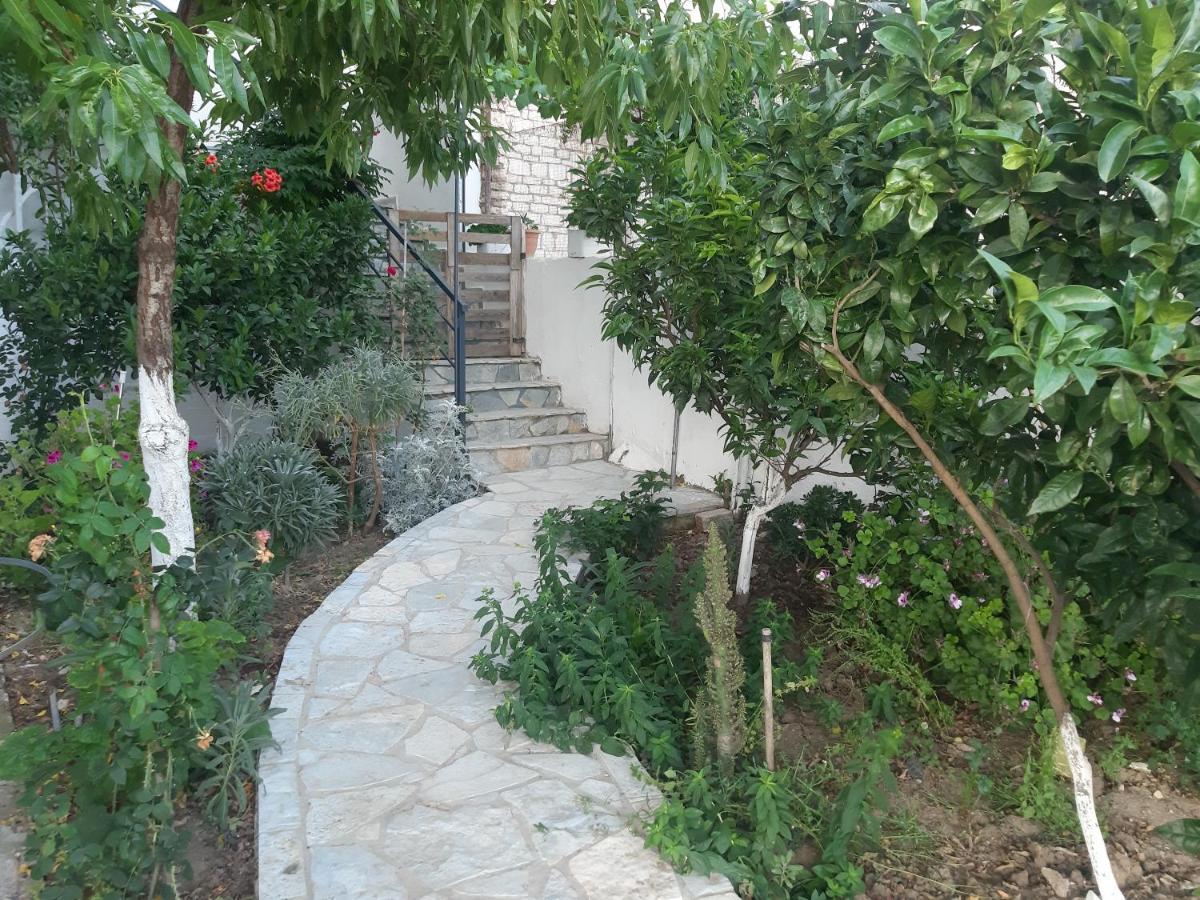 Mane Apartments Sarandë エクステリア 写真