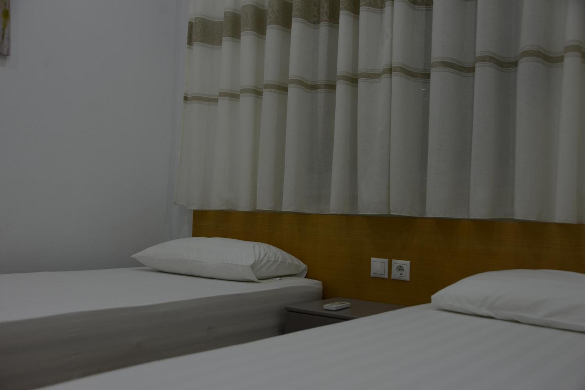 Mane Apartments Sarandë エクステリア 写真